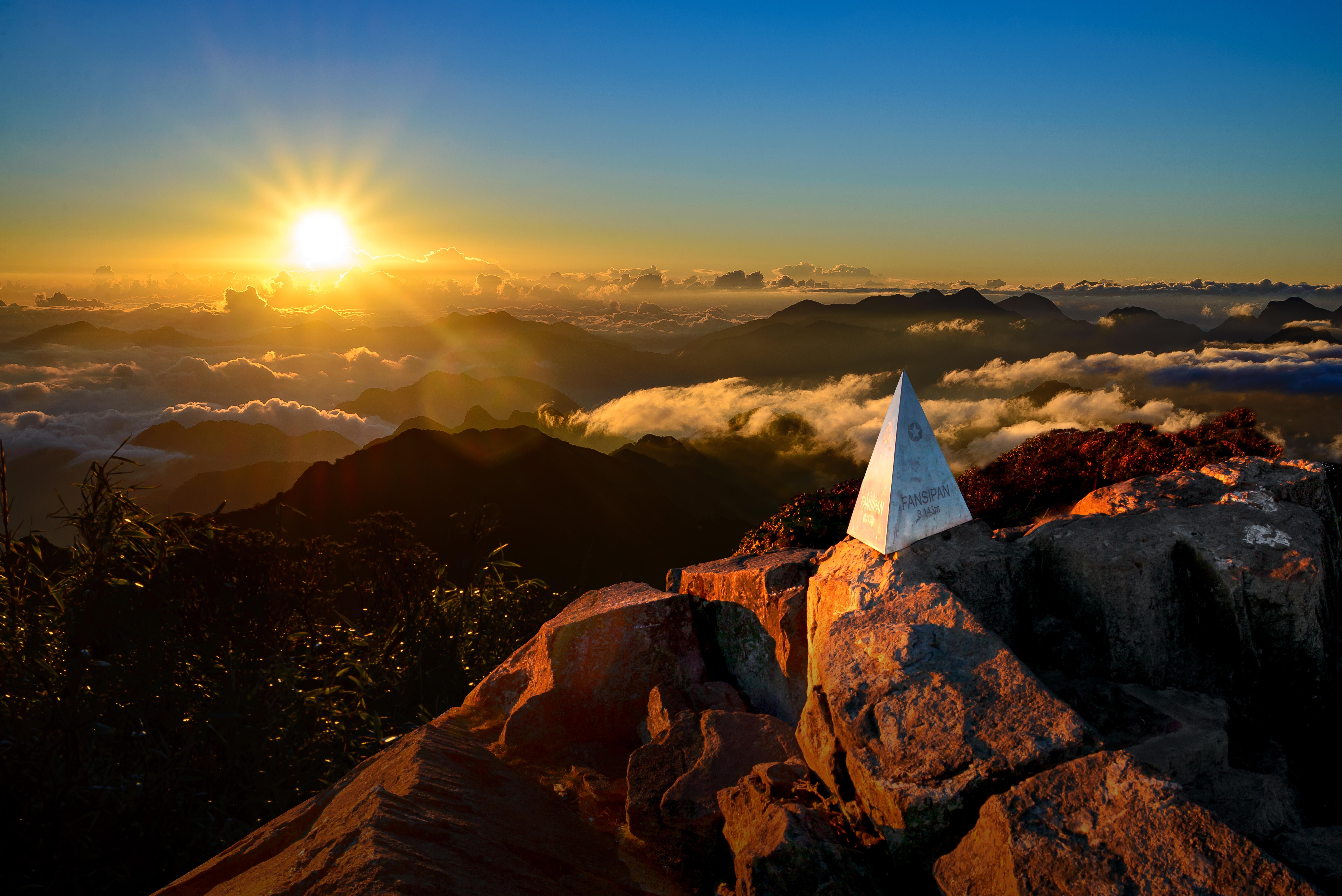 Hotel De La Coupole - Mgallery Sapa Exterior photo The summit of Mount Si